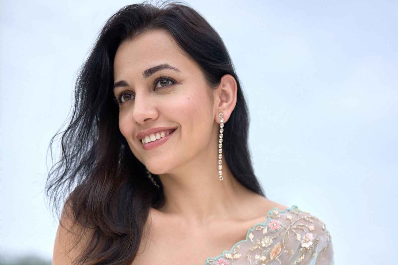esha kansara