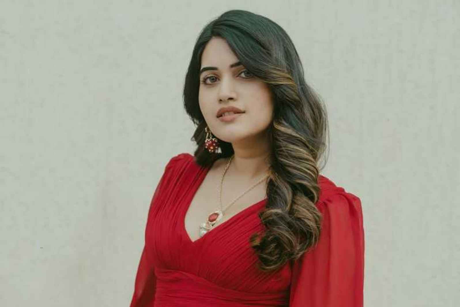 sravanthi chokarapu